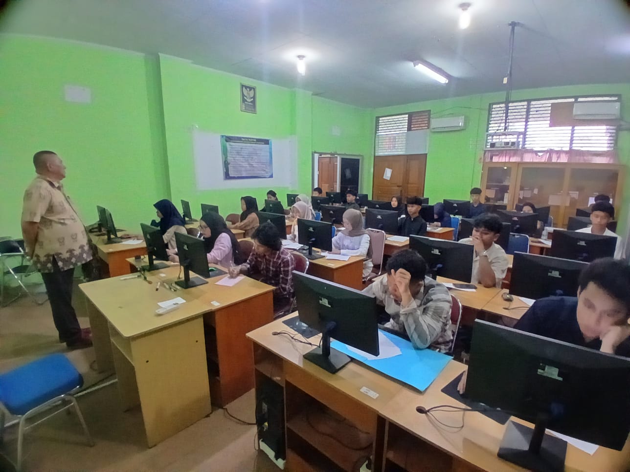 Sukses Digelar, Ujian Seleksi CBT Gelombang Kedua PMB Universitas Batanghari TA 2026/2027 Berjalan Lancar